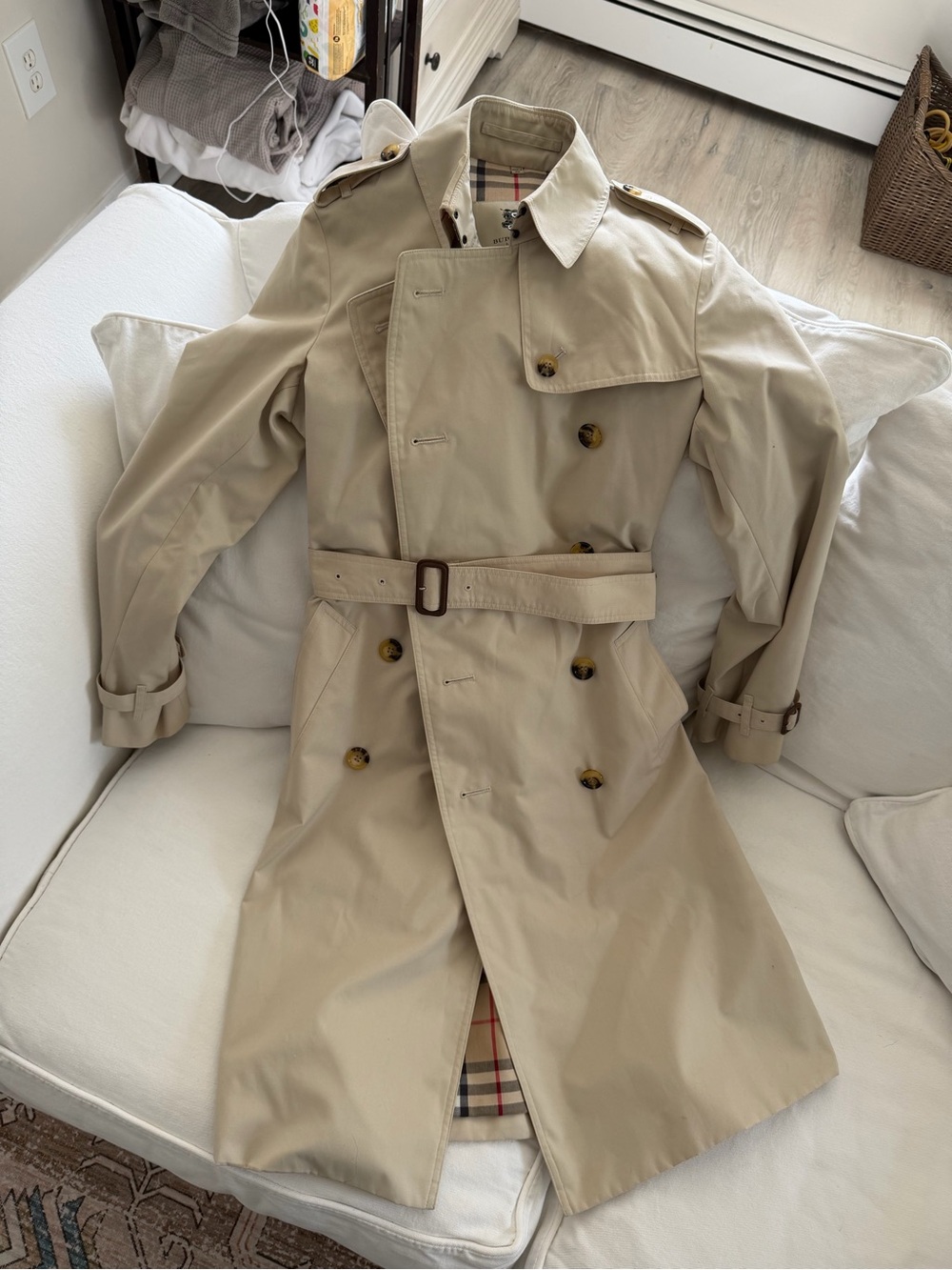 Burberry Women’s Ivybridge 10R Trench Coat Beige